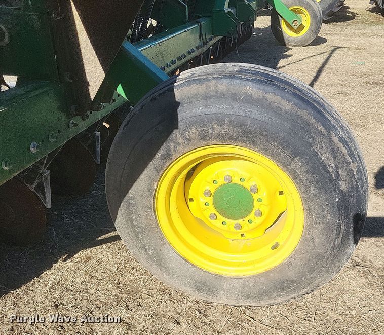 image for item DO4743 John Deere 520  grain drill