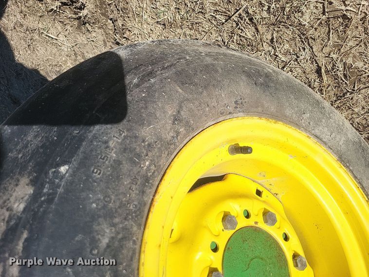 image for item DO4743 John Deere 520  grain drill