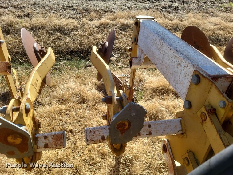 image for item DO4746 Buffalo  row crop cultivator