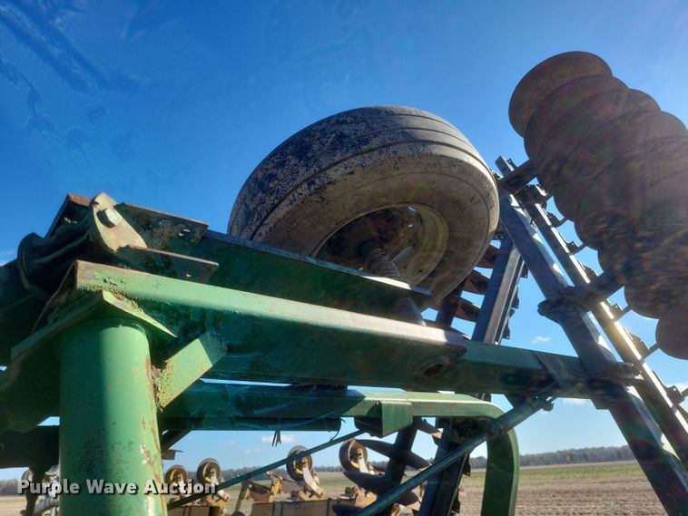 image for item DO4747 John Deere 235  double off-set disk