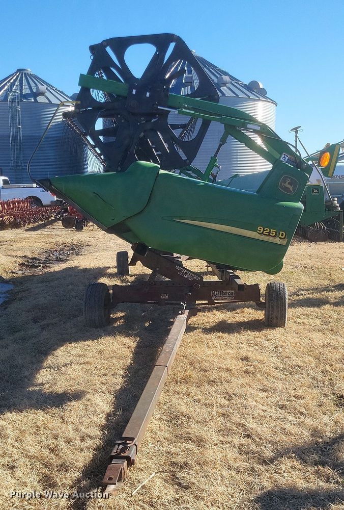 image for item DO4748 John Deere 925D  flex draper head