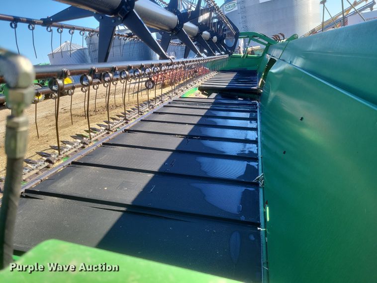 image for item DO4748 John Deere 925D  flex draper head