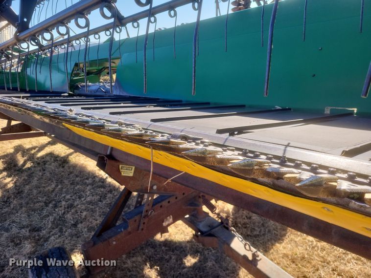 image for item DO4748 John Deere 925D  flex draper head