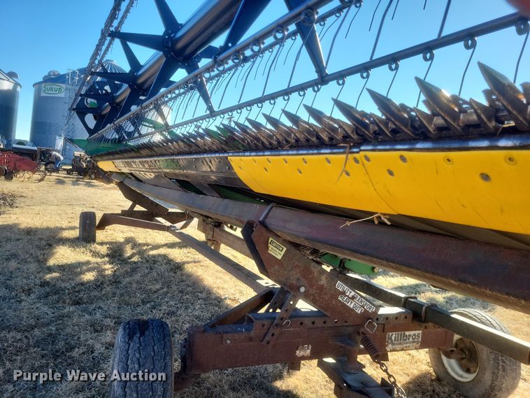 image for item DO4748 John Deere 925D  flex draper head