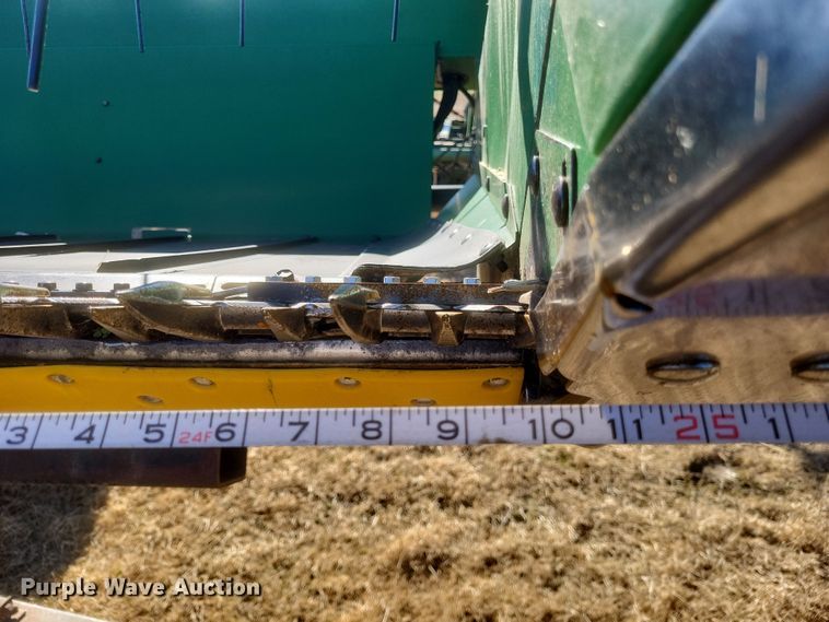 image for item DO4748 John Deere 925D  flex draper head