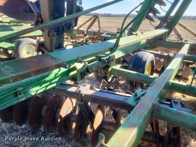 image for item DO4749 John Deere 235  double off-set disk