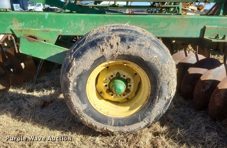 image for item DO4749 John Deere 235  double off-set disk
