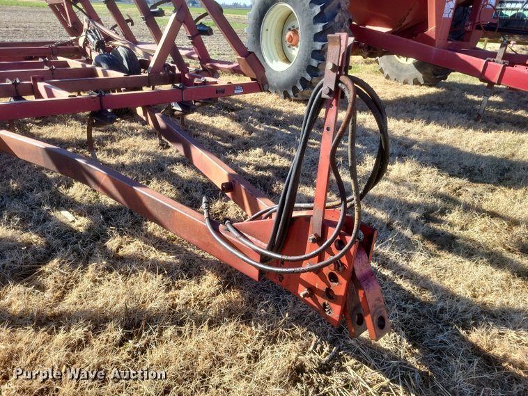image for item DO4751 Case IH 4600  field cultivator