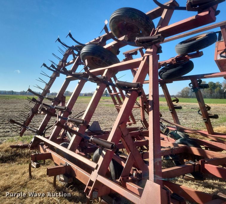 image for item DO4751 Case IH 4600  field cultivator