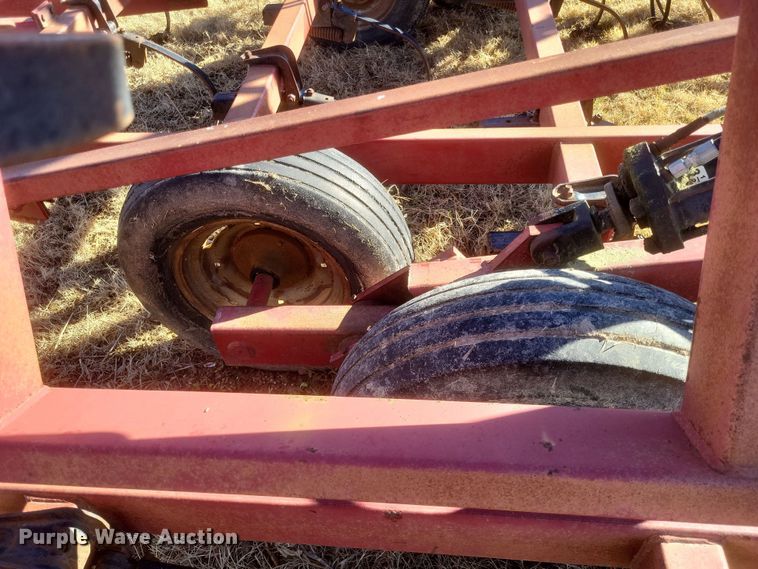 image for item DO4751 Case IH 4600  field cultivator