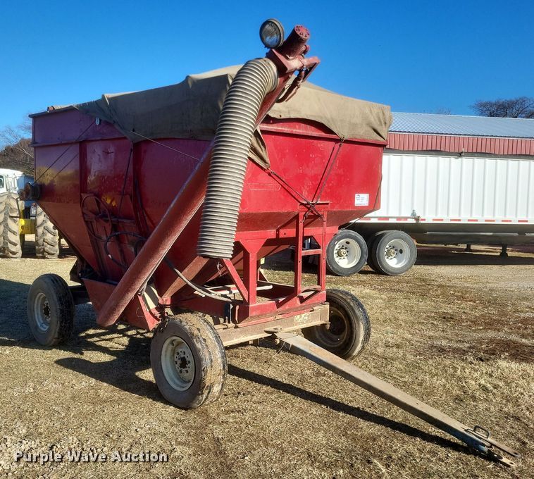 image for item DO4753 Grain cart