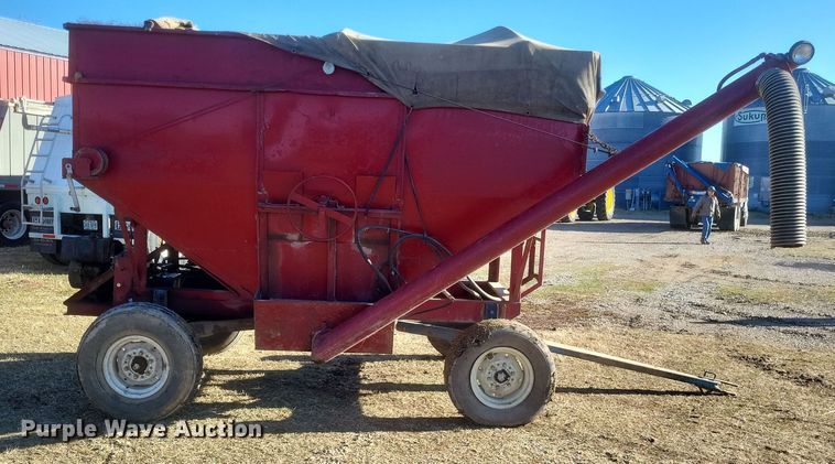 image for item DO4753 Grain cart