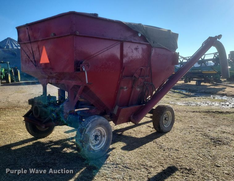 image for item DO4753 Grain cart