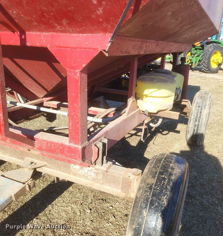 image for item DO4753 Grain cart