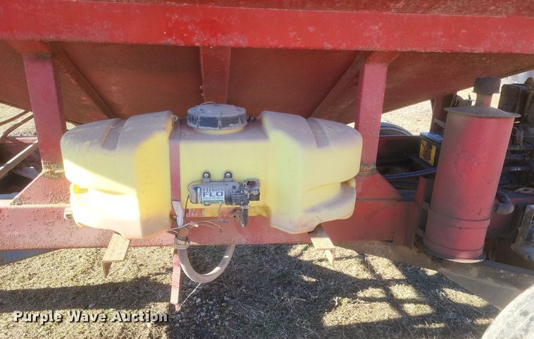 image for item DO4753 Grain cart