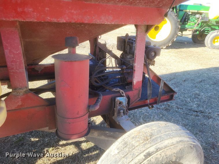 image for item DO4753 Grain cart