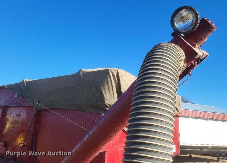 image for item DO4753 Grain cart