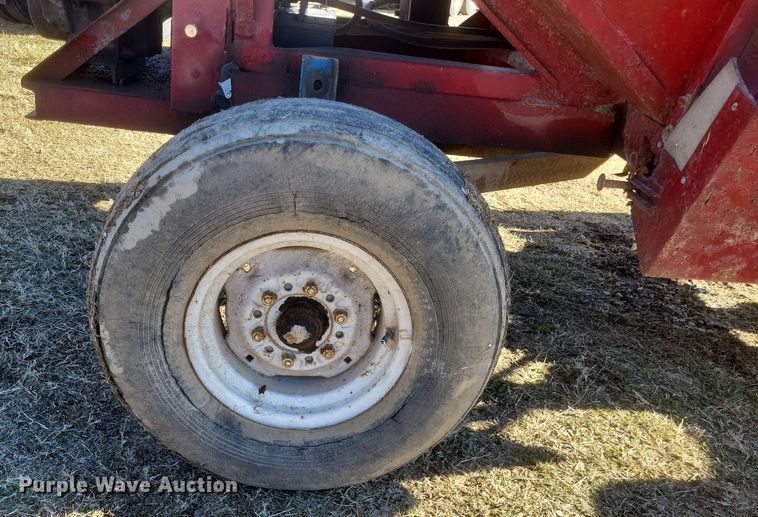 image for item DO4753 Grain cart