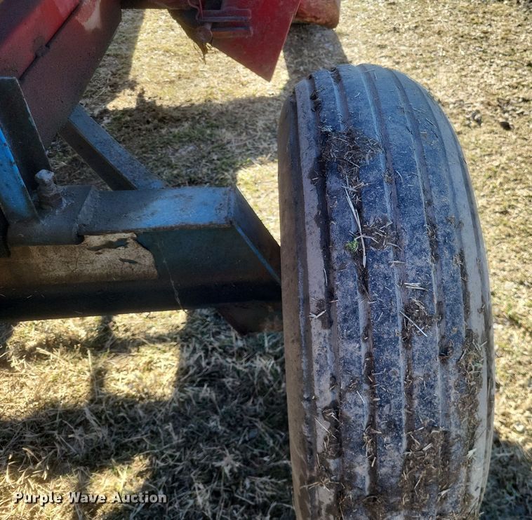 image for item DO4753 Grain cart