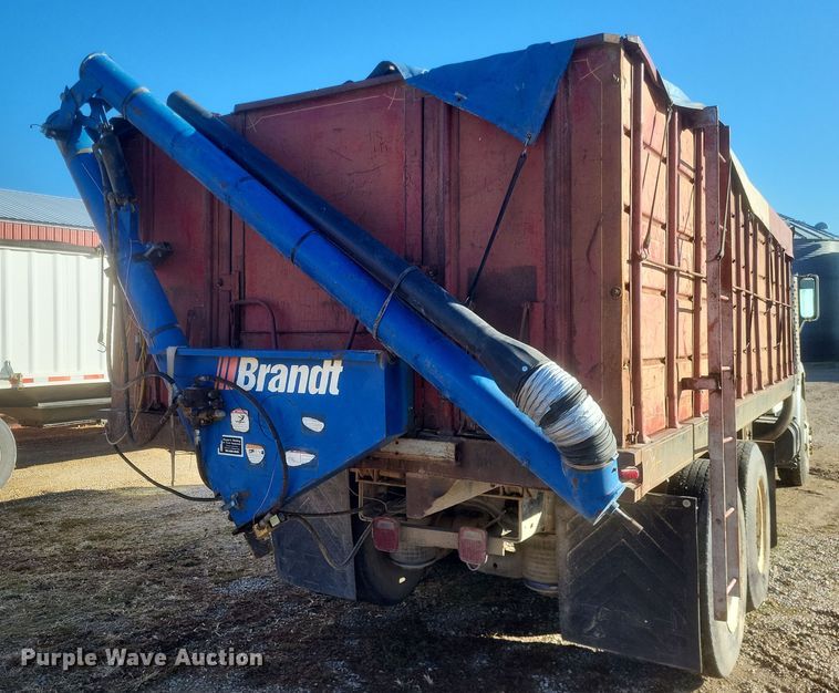 image for item DO4755 1982 International grain truck