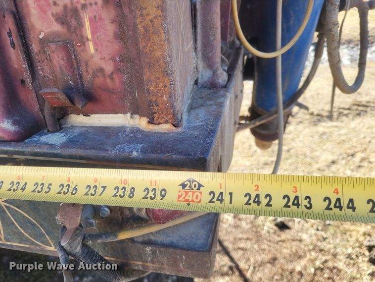 image for item DO4755 1982 International grain truck