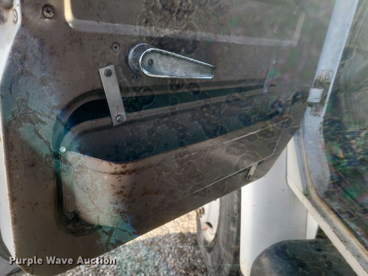 image for item DO4755 1982 International grain truck