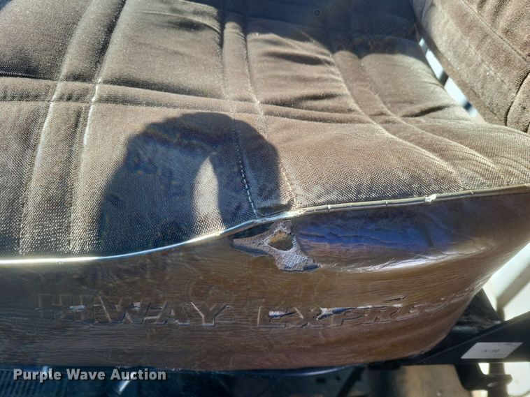 image for item DO4755 1982 International grain truck