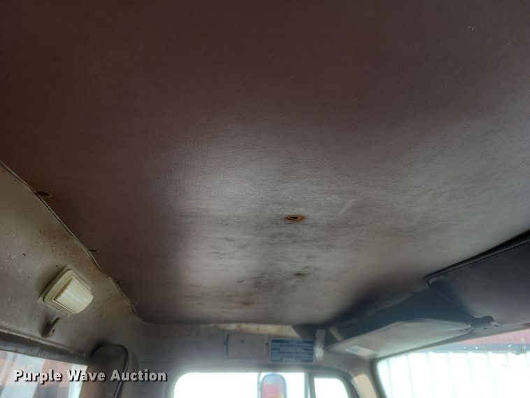 image for item DO4755 1982 International grain truck