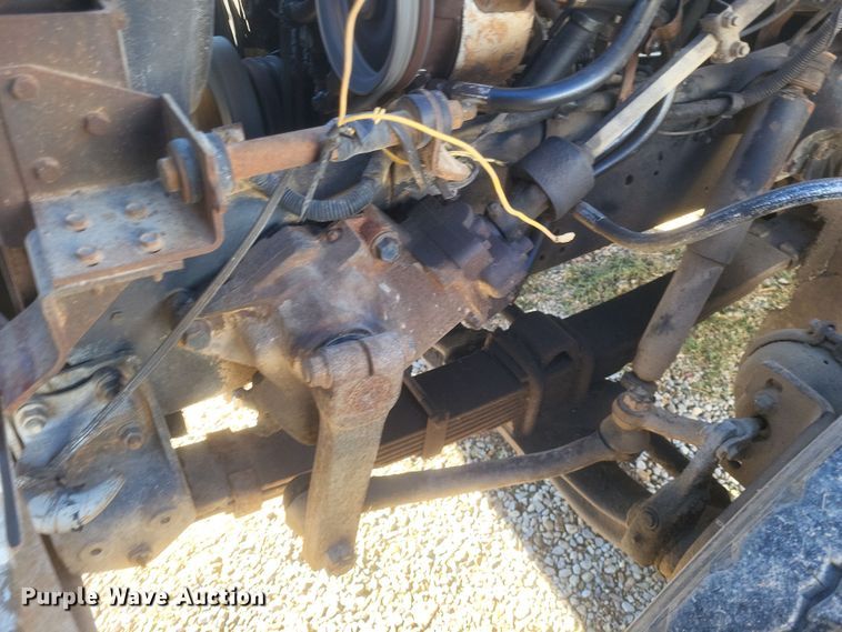 image for item DO4755 1982 International grain truck