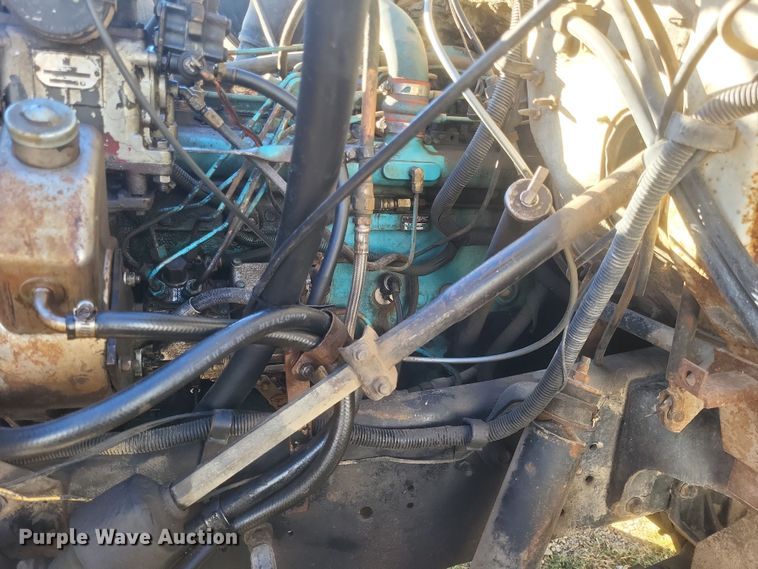 image for item DO4755 1982 International grain truck