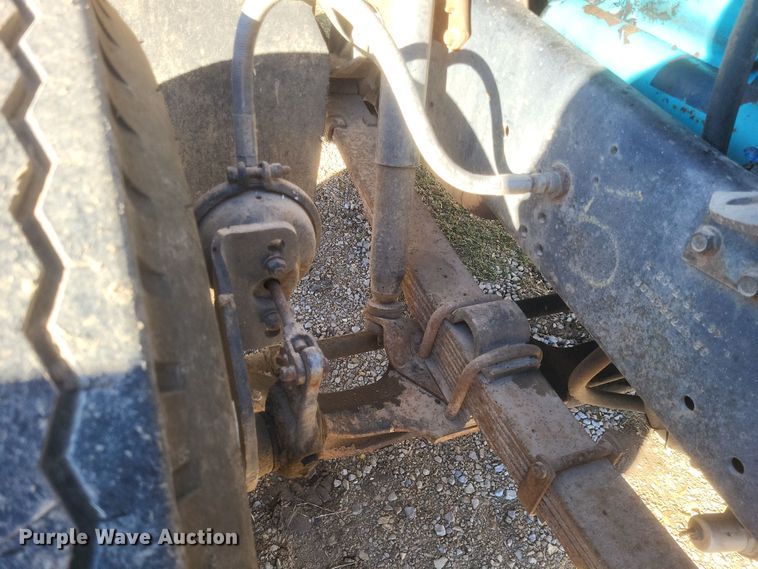 image for item DO4755 1982 International grain truck