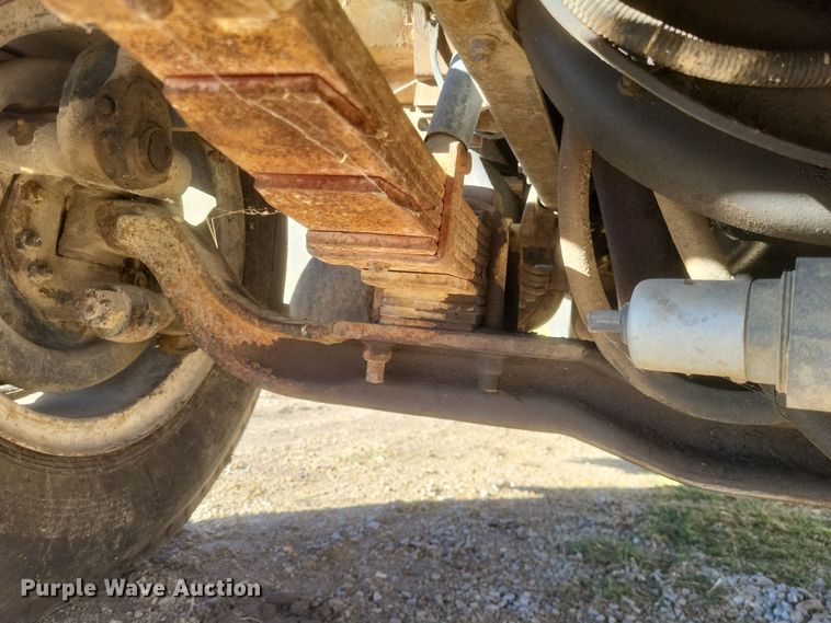 image for item DO4755 1982 International grain truck