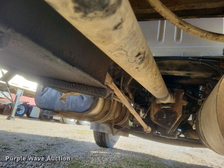 image for item DO4755 1982 International grain truck