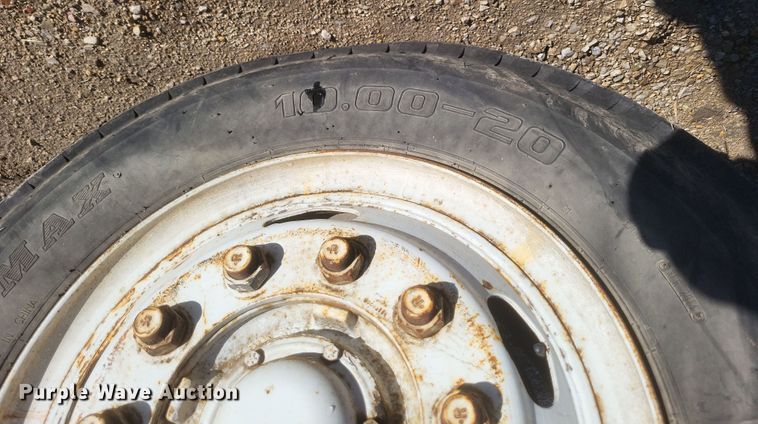 image for item DO4755 1982 International grain truck