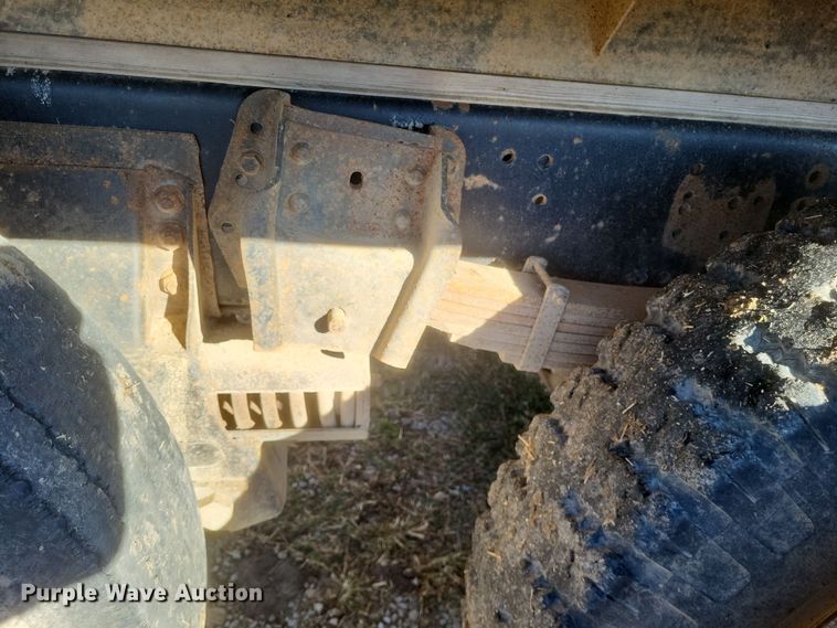 image for item DO4755 1982 International grain truck