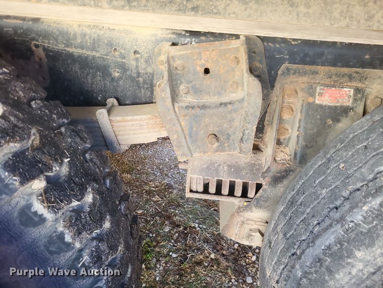 image for item DO4755 1982 International grain truck