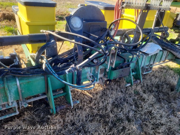 image for item DO4756 John Deere 7300  planter