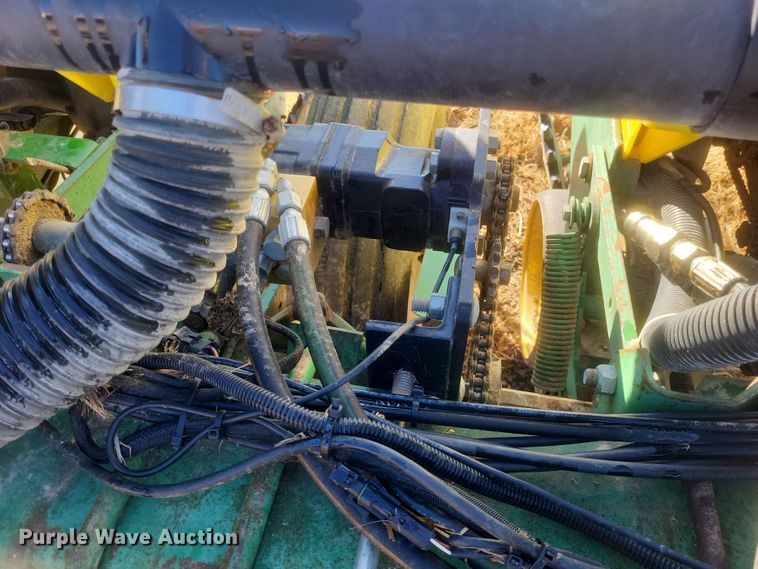 image for item DO4756 John Deere 7300  planter