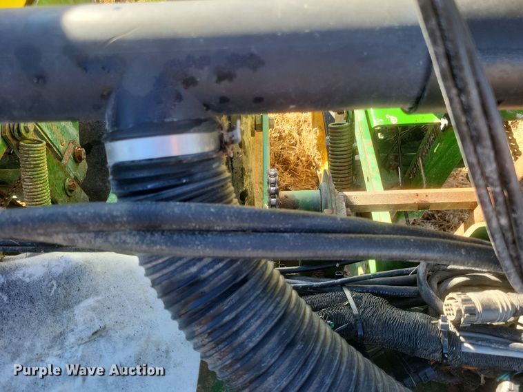 image for item DO4756 John Deere 7300  planter
