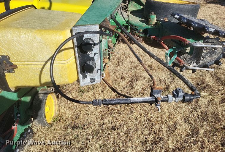 image for item DO4756 John Deere 7300  planter