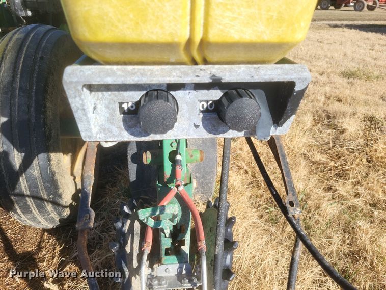 image for item DO4756 John Deere 7300  planter