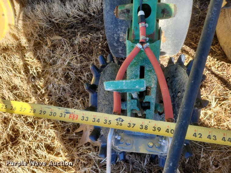 image for item DO4756 John Deere 7300  planter