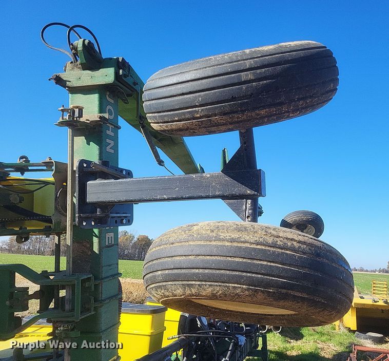 image for item DO4756 John Deere 7300  planter