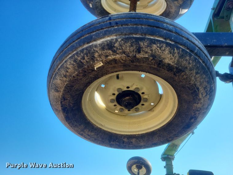 image for item DO4756 John Deere 7300  planter