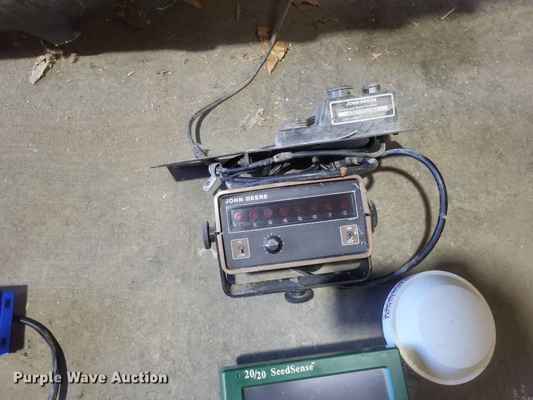 image for item DO4756 John Deere 7300  planter