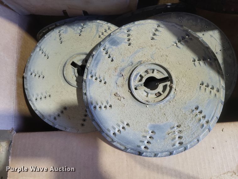 image for item DO4756 John Deere 7300  planter