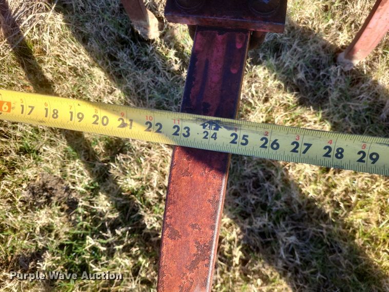 image for item DO4757 Massey Ferguson 127  chisel