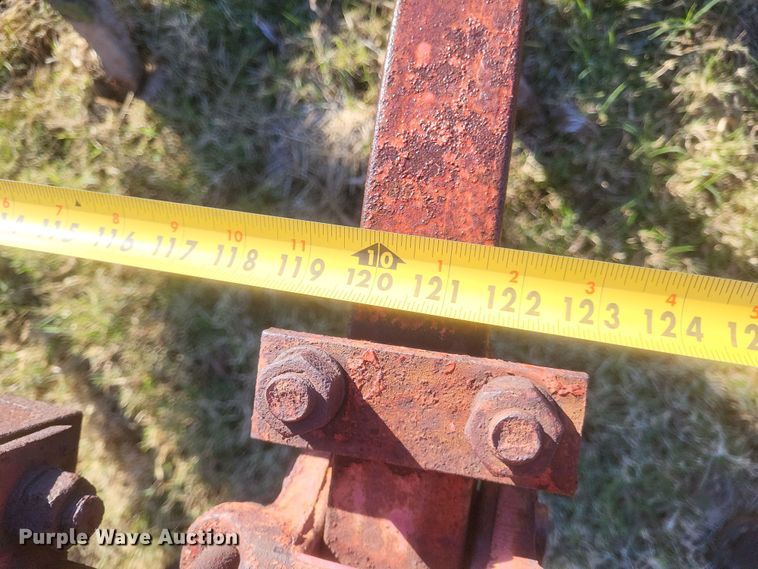 image for item DO4757 Massey Ferguson 127  chisel