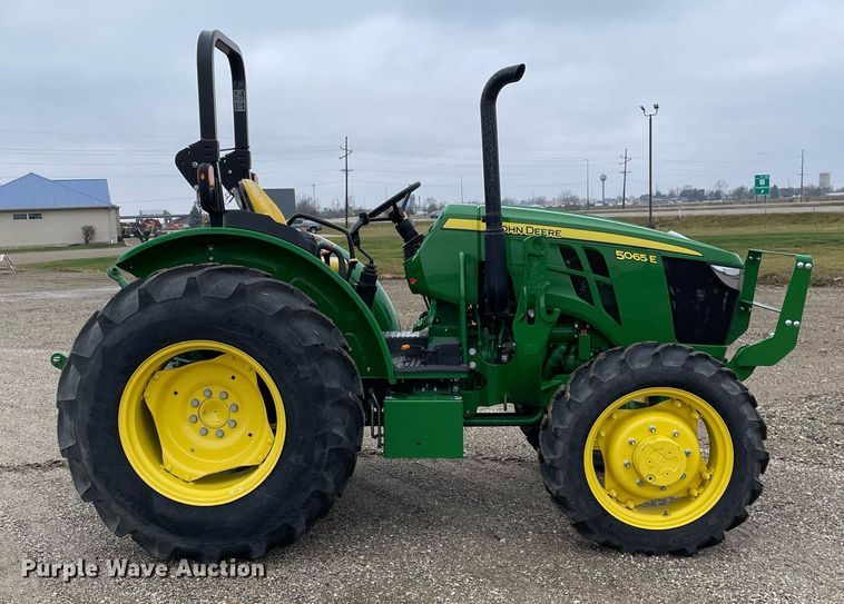 image for item DP0266 2021 John Deere 5065E  MFWD tractor