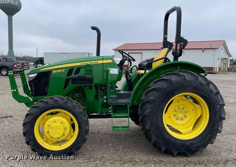 image for item DP0266 2021 John Deere 5065E  MFWD tractor